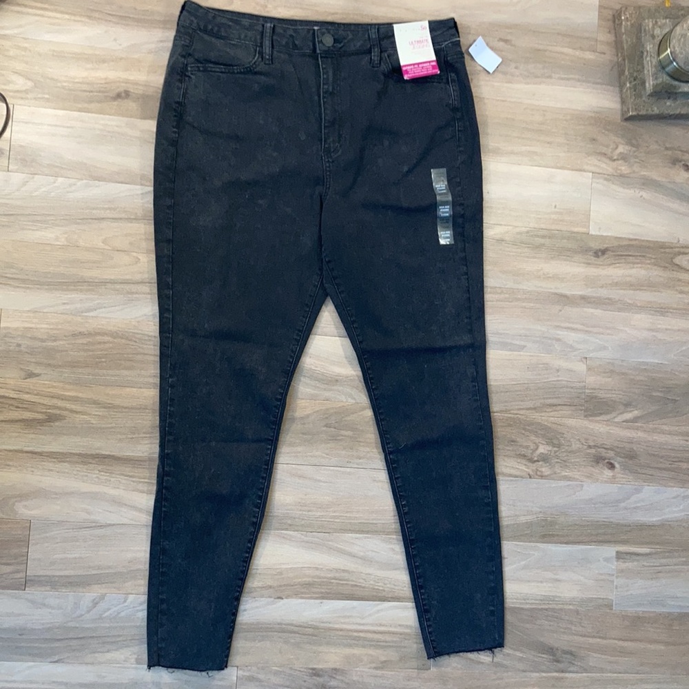 SO super stretch high rise ultimate jegging raw edge hem size 17 33W